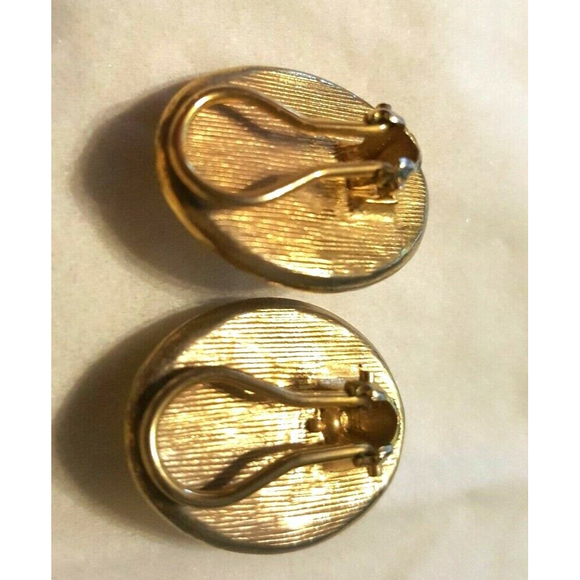 Vintage Baroque Style Earrings Faux Pearl Clip On Rhinestones Couture Gold Tone - Picture 3 of 5